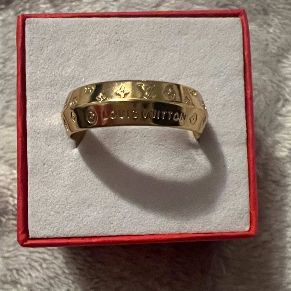 Fashion Jewelry Gold-Tone Engraved Ring
